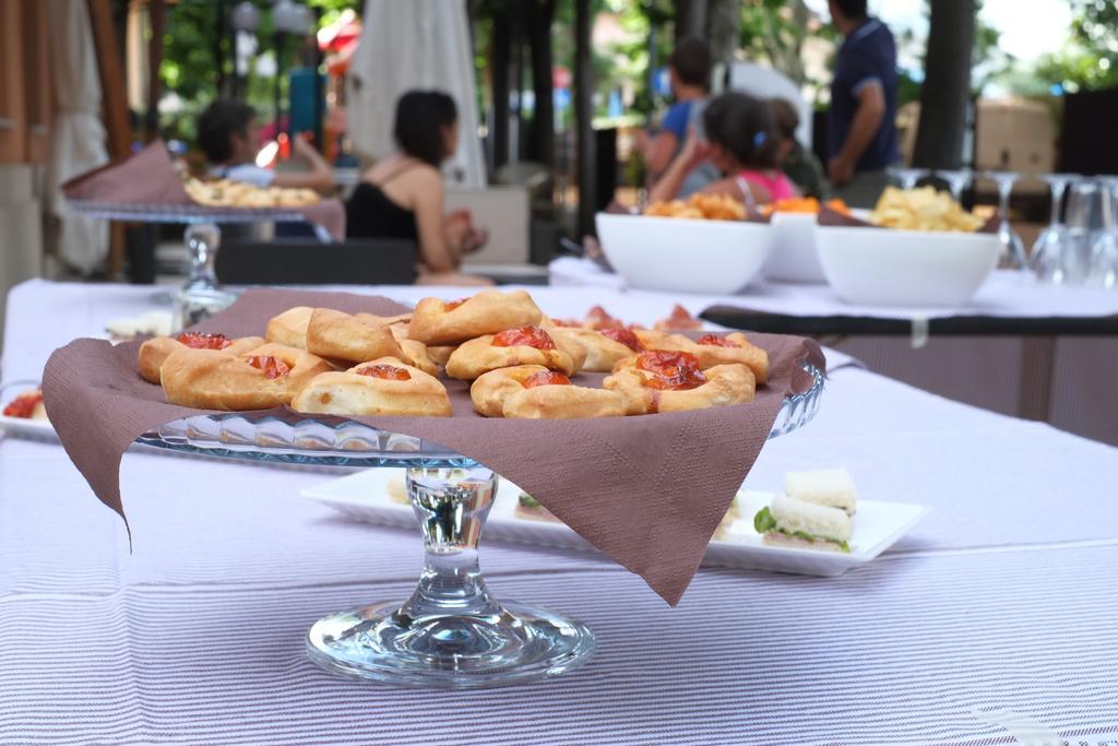 Hotel Fra I Pini 리미니 외부 사진