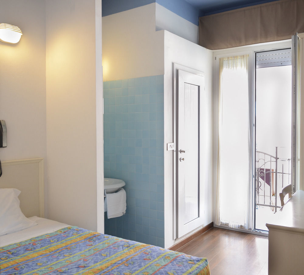 Hotel Fra I Pini 리미니 외부 사진
