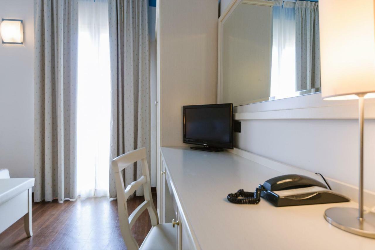 Hotel Fra I Pini 리미니 외부 사진